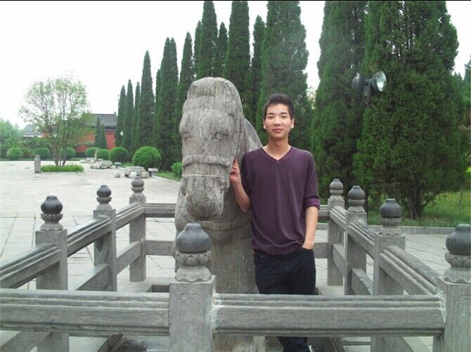 016小亮本人.jpg